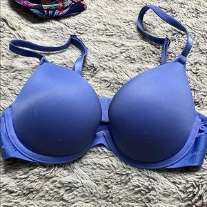 PINK Victoria's Secret Blue T-Shirt Bra with Molded Cups